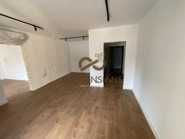 Jepet me qera Apartament 1+1 ne Air Albania prane Big Market (D8241A-217)
