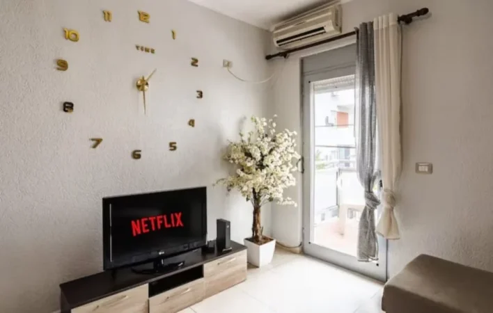 Tirane, jepet me qera apartament 1+1 Kati 1, 70 m² 700 € (Mine peza)