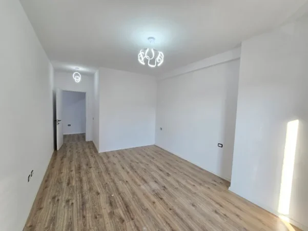 Tirane, shitet apartament 1+1+Aneks+Ballkon Kati 1, 84 m² 104.440 € (paskuqan)