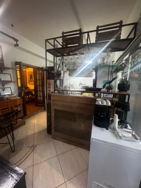 Tirane, Shiten paisje per Bar restorant (Rruga frederik shiroka)