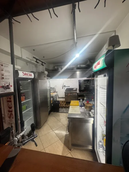 Tirane, Shiten paisje per Bar restorant (Rruga frederik shiroka)