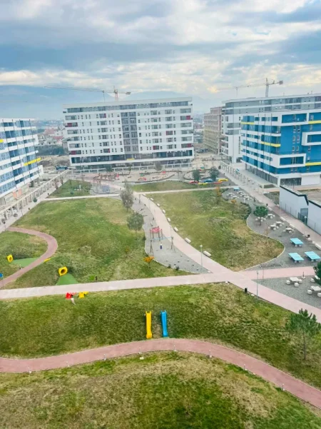 Tirane, jepet me qera apartament 2+1+Ballkon , 98 m² 550 € (Univers City)