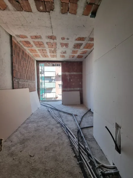 Tirane, shitet apartament 1+1+Aneks+Ballkon , 73 m² 304.000 € (ish blloku)
