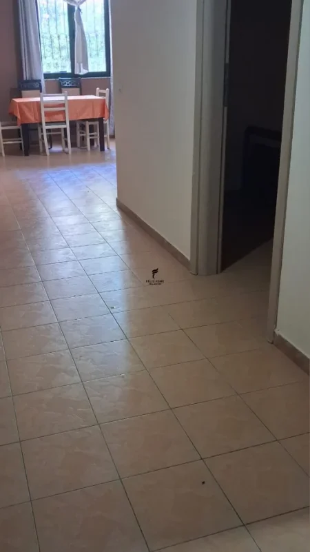 Tirane, jepet me qera apartament 2+1 Kati 1, 80 m² 450 € (KODRA E DIELLIT)