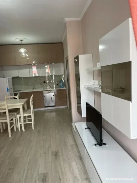 Tirane, jepet me qera 1+1+Ballkon Kati 3, 60 m² 520 € (Astir)