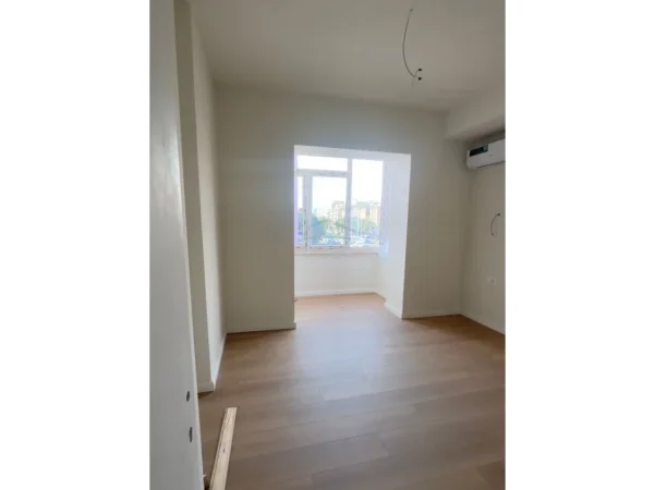 Tirane, jepet me qera ambjent biznesi Kati 3, 65 m² 750 € (21 dhjetori)