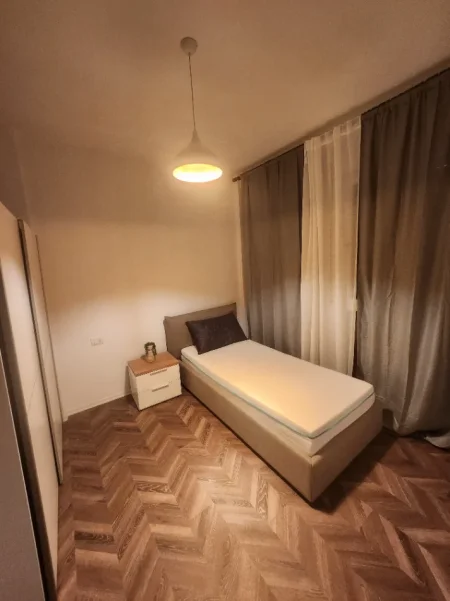 Tirane, jepet me qera apartament 2+1 Kati 3, 81 m² 550 € (Paskuqan)