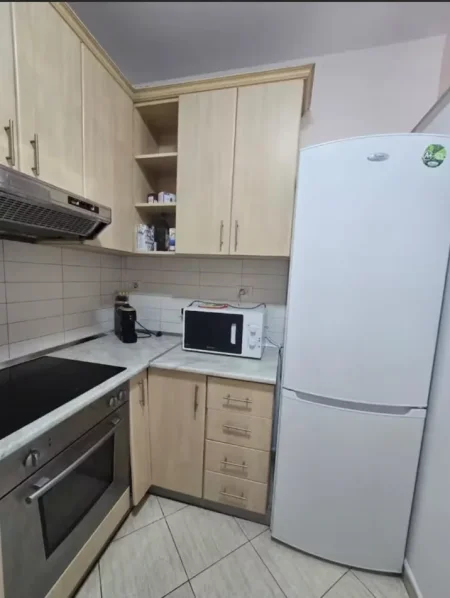 Tirane, jepet me qera apartament 2+1 Kati 8, 120 m² 800 € (Don bosko)