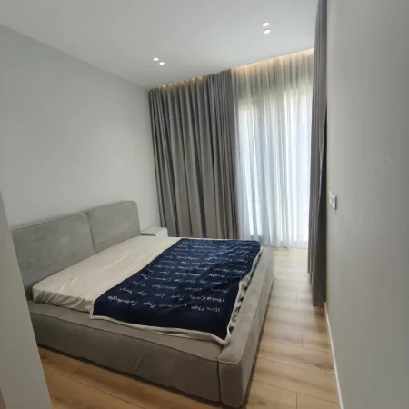 Tirane, jepet me qera apartament 3+1+Ballkon , 130 m² 1.700 € (Green Valley Liqeni i Thate)