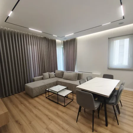 Tirane, jepet me qera apartament 3+1+Ballkon , 130 m² 1.700 € (Green Valley Liqeni i Thate)