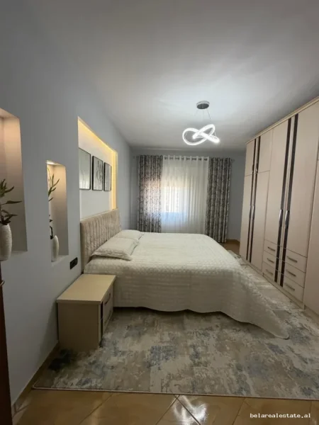 Tirane, jepet me qera 2+1+Ballkon Kati 5, 115 m² 550 € (Sokrat Miho)