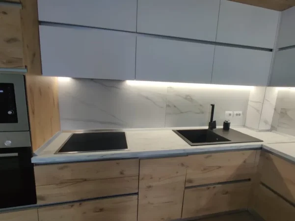 Tirane, jepet me qera apartament 2+1+2 ,Kati 2, 105 m² 750 € (QUARTUM RESIDENCE , RRUGA PANORAMA)