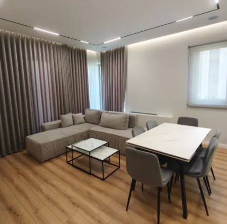 Tirane, jepet me qera apartament 3+1 , 130 m² 1.700 € 