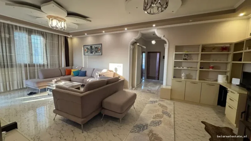 Tirane, jepet me qera Vile 2+1+Ballkon Kati 3, 145 m² 520 € (Allias)