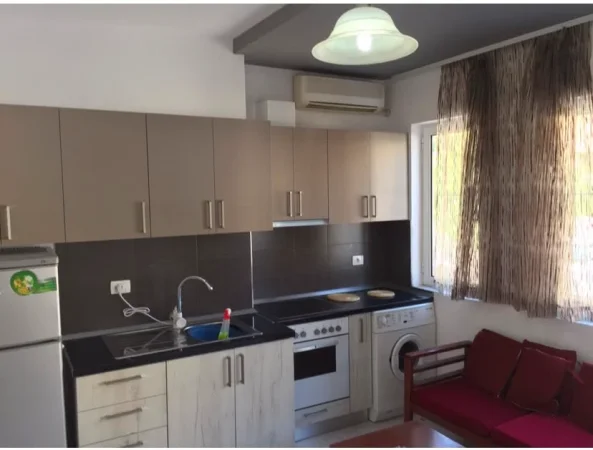 Tirane, jepet me qera garsonier 1+1 Kati 0, 40 m² 450 € (RRUGA FORTUZI)