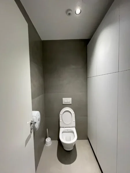 Tirane, jepet me qera ambjent biznesi , 332 m² 5.312 € (Kompleksi Delijorgji)