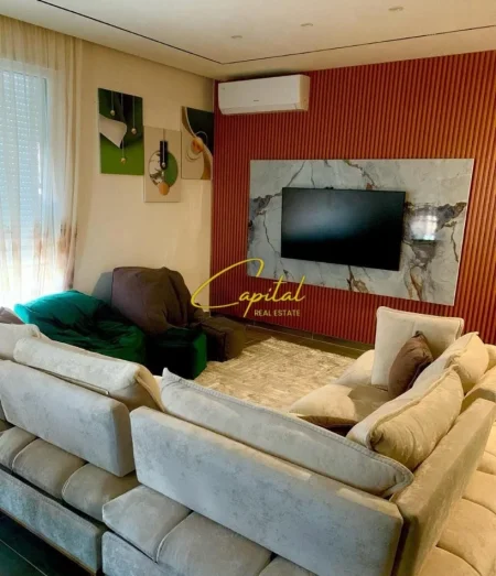 Tirane, jepet me qera apartament 3+1 Kati 9, 120 m² 1.000 € (RRUGA E DIBRES)