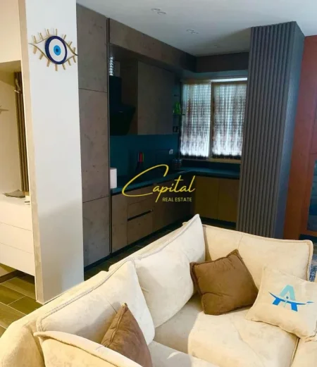 Tirane, jepet me qera apartament 3+1 Kati 9, 120 m² 1.000 € (RRUGA E DIBRES)