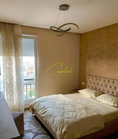 Tirane, jepet me qera apartament 3+1 Kati 9, 120 m² 1.000 € (RRUGA E DIBRES)