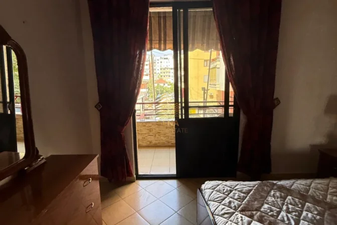 Tirane, jepet me qera apartament 2+1+Ballkon Kati 1, 100 m² 500 € (Astir)