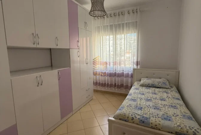 Tirane, jepet me qera apartament 2+1+Ballkon Kati 1, 100 m² 500 € (Astir)