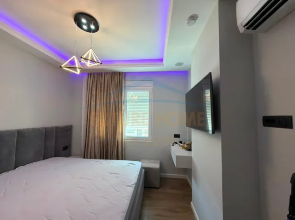 SHITET APARTAMENT 2+1 ISH FUSHA AVIACIONIT
