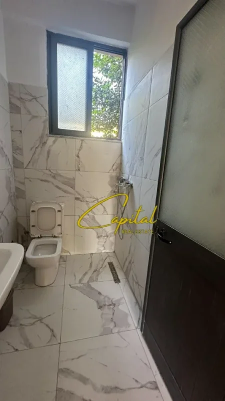 Tirane, jepet me qera apartament 1+1 Kati 1, 60 m² 350 € (ASTIR)