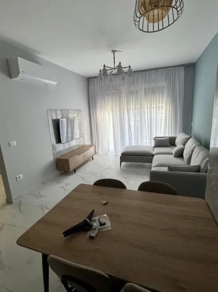 Tirane, jepet me qera 1+1 , 