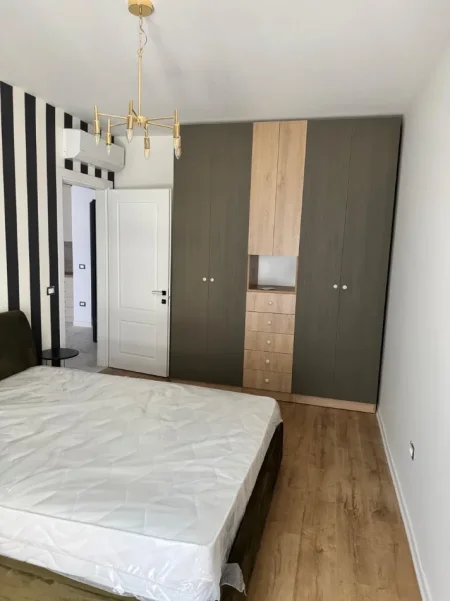 Tirane, jepet me qera 1+1 , 