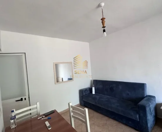 Tirane, jepet me qera apartament 1+1+Ballkon Kati 1, 70 m² 450 € (Brryli)
