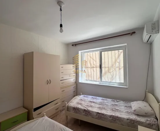 Tirane, jepet me qera apartament 1+1+Ballkon Kati 1, 70 m² 450 € (Brryli)