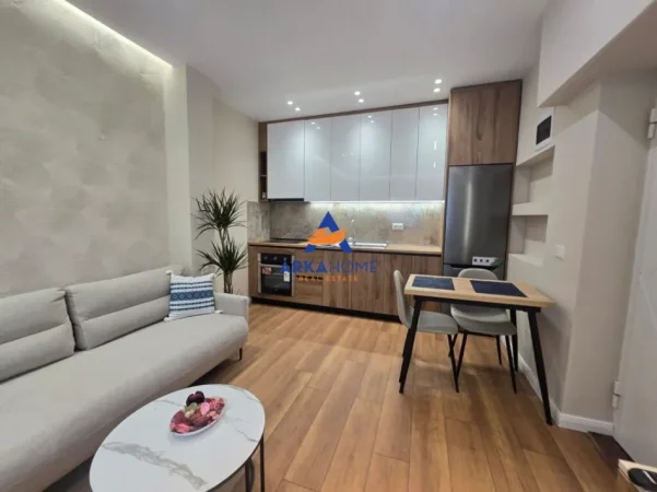 Tirane, shitet garsonier 1+1 Kati 4, 40 m² 120.000 € (PAZARI I RI)
