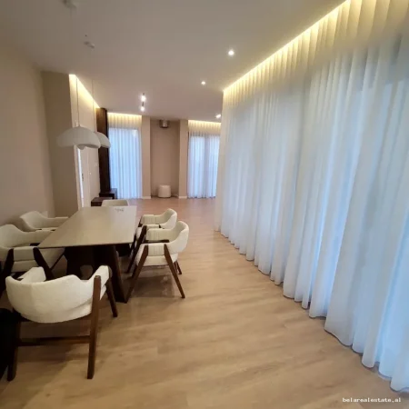 Tirane, jepet me qera Vile 5+1+Ballkon Kati 2, 402 m² 2.800 € (Hiqmet Buzi)