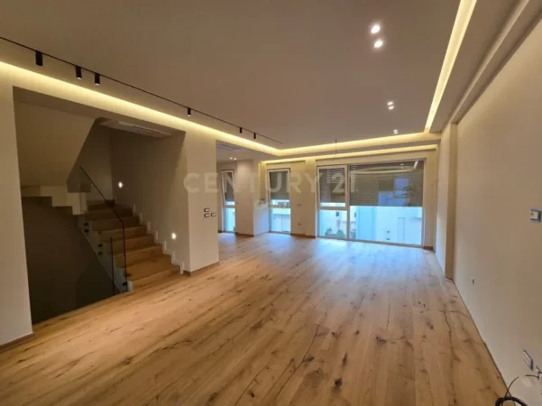 Tirane, shitet Vile 4+1+Aneks+Ballkon Kati 3, 311 m² 480.000 € (FARKE)