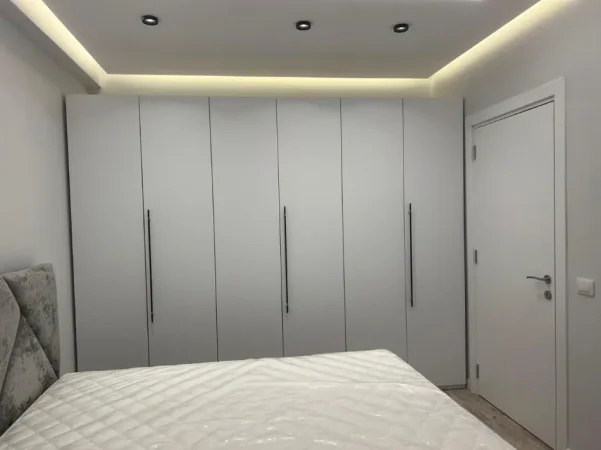 Tirane, jepet me qera apartament 1+1+Ballkon Kati 8, 65 m² 500€ (Tek Univers City, Tiranë.)