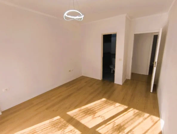 Tirane, shitet apartament 2+1+Aneks+Ballkon Kati 2, 78 m² 134.700 € 