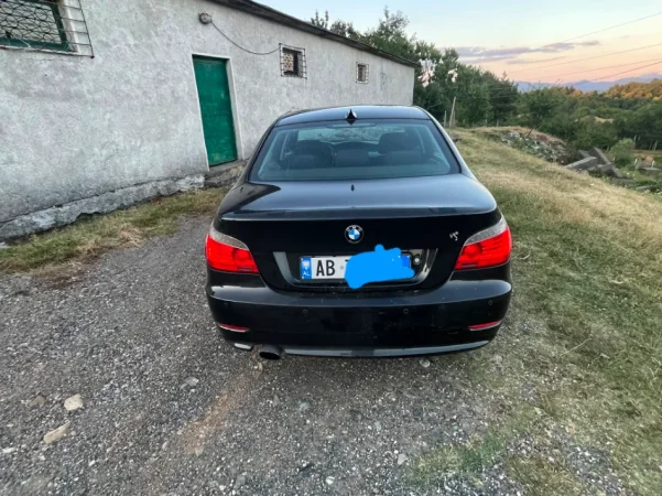 OKAZION Tirane, shitet makine Bmw 520 D Nafte, e zeze automatik Kondicioner 370.000 km 3200 €
