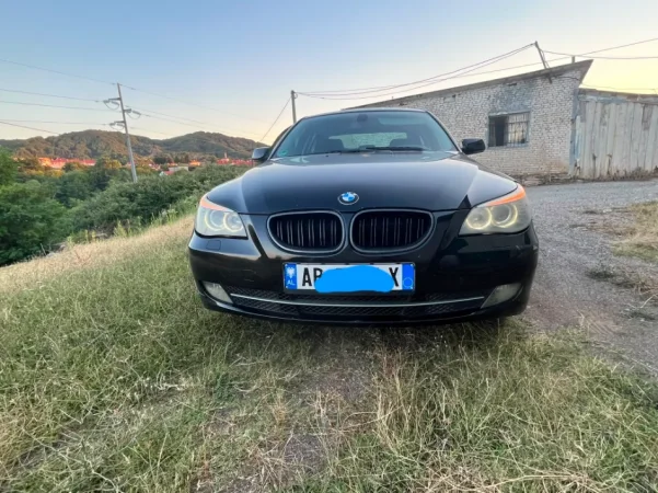 OKAZION Tirane, shitet makine Bmw 520 D Nafte, e zeze automatik Kondicioner 370.000 km 3200 €
