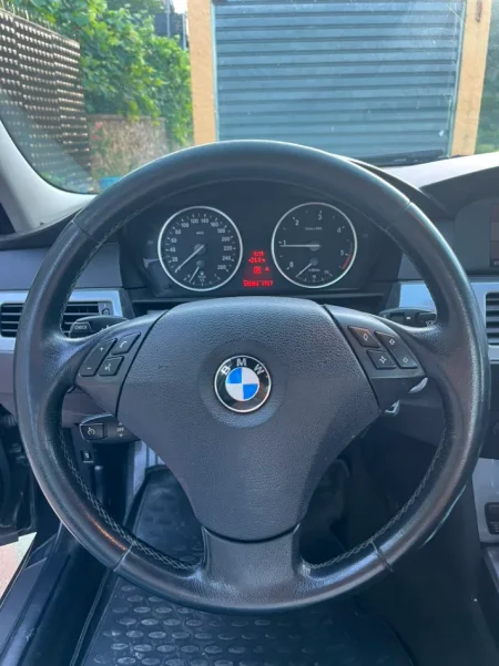 OKAZION Tirane, shitet makine Bmw 520 D Nafte, e zeze automatik Kondicioner 370.000 km 3200 €