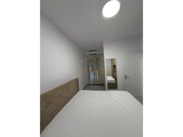 Tirane, jepet me qera apartament 2+1 Kati 5, 88 m² 500 € 