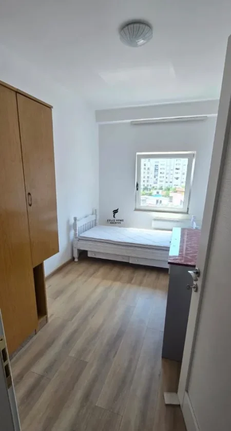 Tirane, jepet me qera apartament 2+1 Kati 5, 93 m² 700 € (VASIL SHANTO)