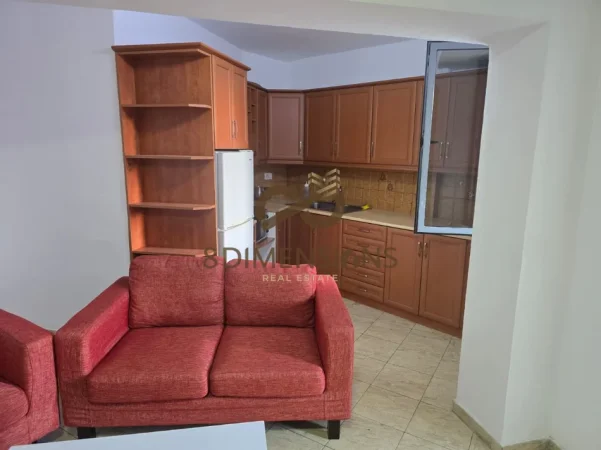 Apartament 2+1 +Ballkon me qera tek 9 Kateshet, Ne Qender te Tiranes