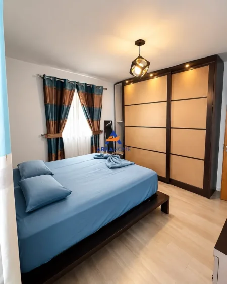 Tirane, jepet me qera apartament 2+1 Kati 4, 100 m² 650 € 
