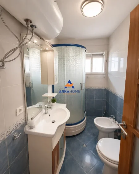 Tirane, jepet me qera apartament 2+1 Kati 4, 100 m² 650 € 