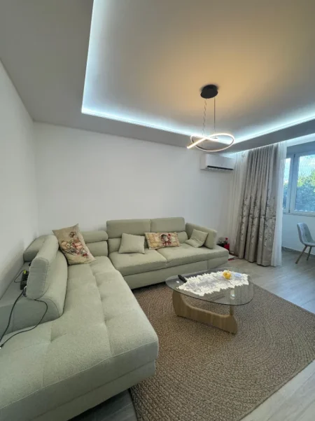 Tirane, shitet apartament 2+1+2+Ballkon Kati 2, 76 m² 188.000 € (Brryli)