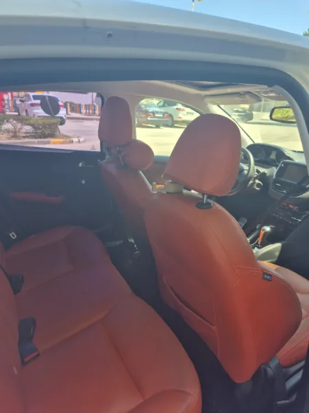 Shqiperi, shes makine Volkswagen Nafte, e bardhë automatik 174.000 km 5.500€