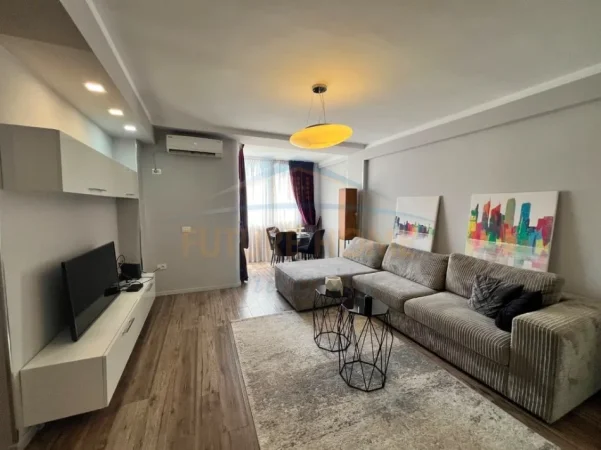 Tirane, shitet apartament 1+1 Kati 6, 61 m² 250.000 € (BLLOKU)