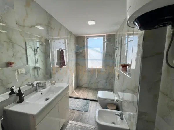 Tirane, shitet apartament 1+1 Kati 6, 61 m² 250.000 € (BLLOKU)