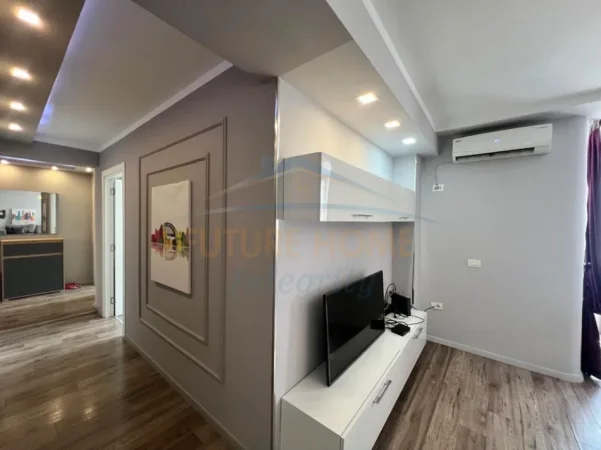 Tirane, shitet apartament 1+1 Kati 6, 61 m² 250.000 € (BLLOKU)