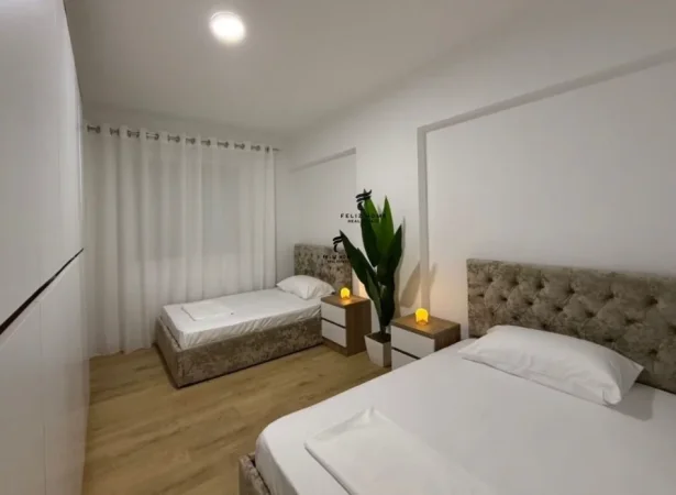 Tirane, jepet me qera apartament 2+1 Kati 2, 150 m² 800 € (PAZARI I RI)